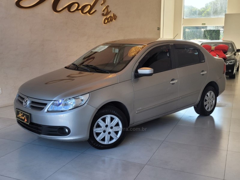 VOYAGE 1.0 MI 8V FLEX 4P MANUAL - 2011 - CANELA