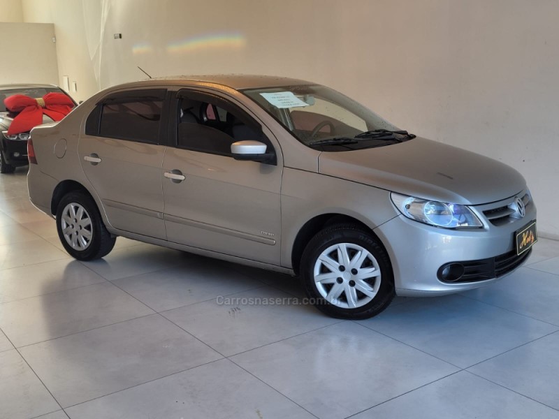 VOYAGE 1.0 MI 8V FLEX 4P MANUAL - 2011 - CANELA