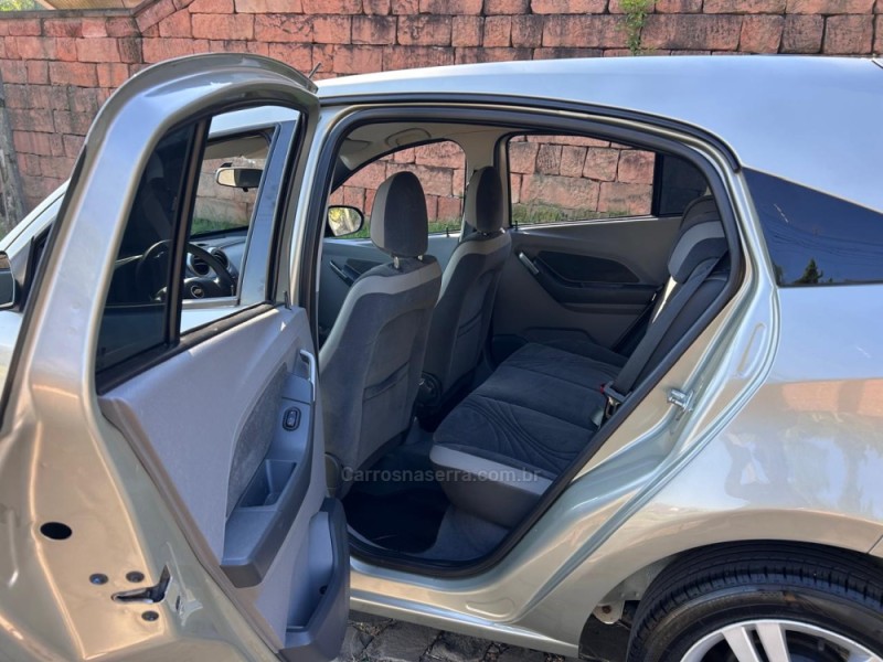 AGILE 1.4 MPFI LTZ 8V FLEX 4P MANUAL - 2011 - VENâNCIO AIRES