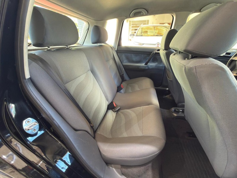 POLO 1.6 MI 8V FLEX 4P MANUAL - 2011 - FARROUPILHA