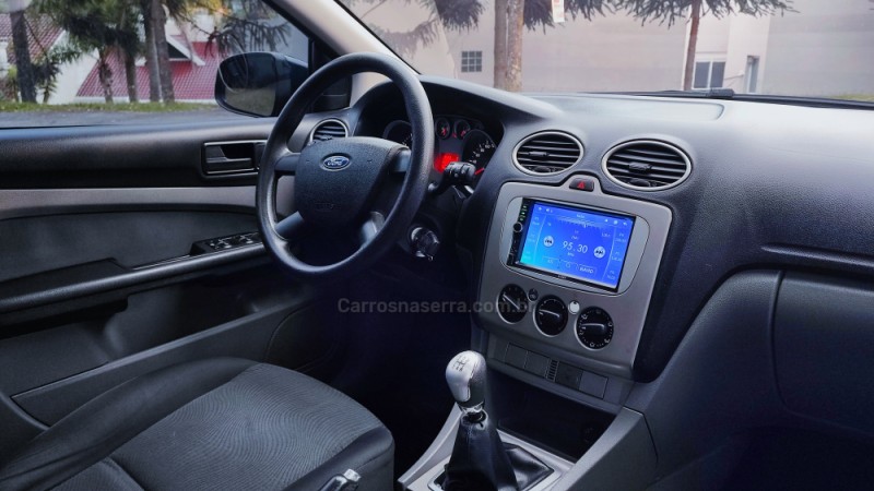 FOCUS 2.0 GLX 16V GASOLINA 4P MANUAL - 2009 - FARROUPILHA