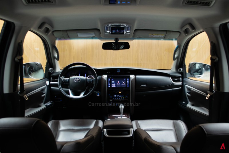 HILUX SW4 2.8 SRX 4X4 16V TURBO INTERCOOLER DIESEL 4P AUTOMÁTICO - 2019 - GARIBALDI