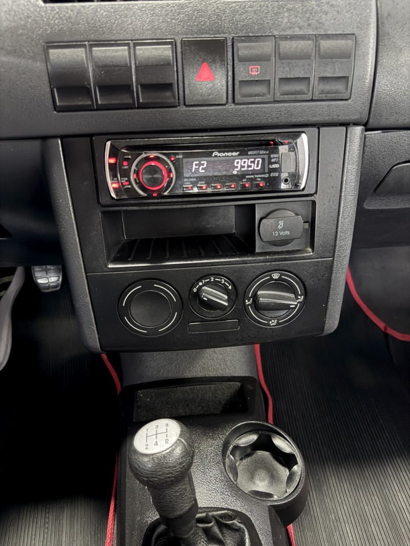 GOL 1.0 MI 8V GASOLINA 4P MANUAL G.III - 2003 - VILA FLORES