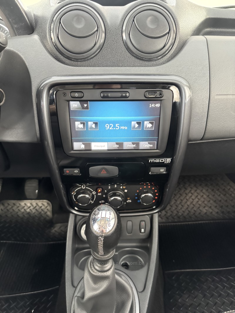 DUSTER 2.0 TECH ROAD II 4X4 16V FLEX 4P MANUAL - 2014 - VILA FLORES