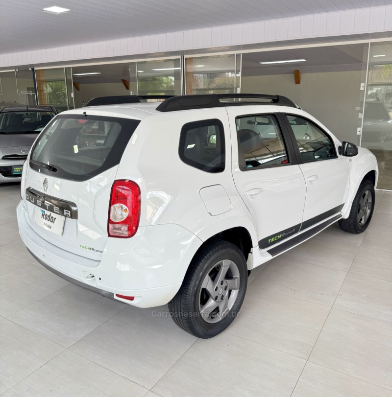 DUSTER 2.0 TECH ROAD II 4X4 16V FLEX 4P MANUAL - 2014 - VILA FLORES
