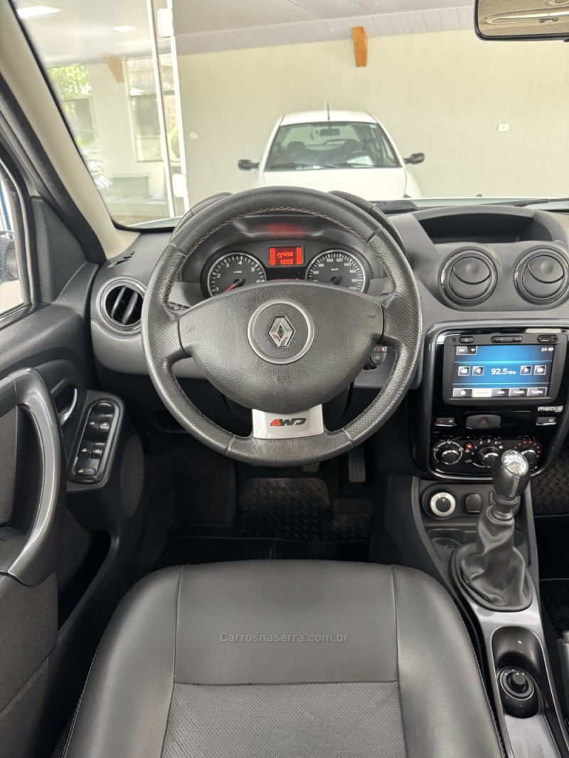 DUSTER 2.0 TECH ROAD II 4X4 16V FLEX 4P MANUAL - 2014 - VILA FLORES