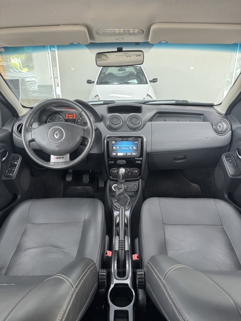 DUSTER 2.0 TECH ROAD II 4X4 16V FLEX 4P MANUAL - 2014 - VILA FLORES