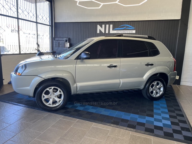 TUCSON 2.0 MPFI GL 16V 142CV 2WD GASOLINA 4P MANUAL - 2012 - CAXIAS DO SUL