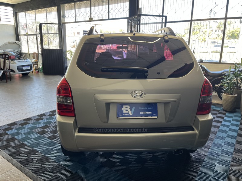 TUCSON 2.0 MPFI GL 16V 142CV 2WD GASOLINA 4P MANUAL - 2012 - CAXIAS DO SUL