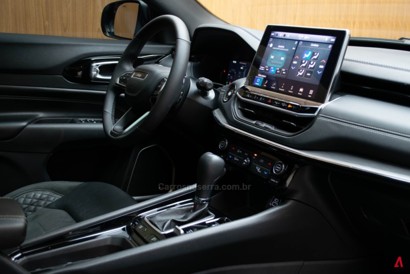 COMPASS 2.0 HURRICANE BLACKHAWK 4X4 TURBO GASOLINA 4P AUTOMÁTICO - 2025 - GARIBALDI