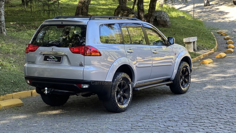 PAJERO DAKAR 3.5 HPE 7 LUGARES 4X4 V6 24V FLEX 4P AUTOMÁTICO - 2012 - CAXIAS DO SUL