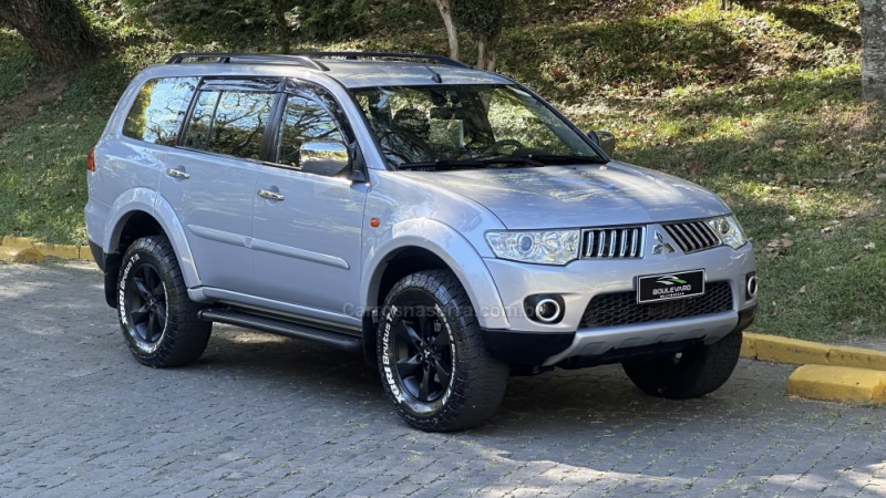 pajero dakar 3.5 hpe 7 lugares 4x4 v6 24v flex 4p automatico 2012 caxias do sul