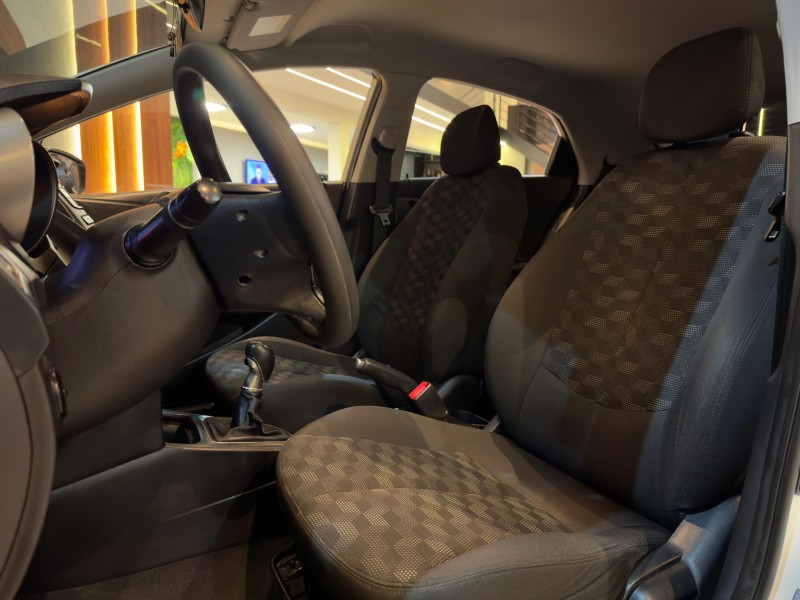 HB20 1.6 COMFORT 16V FLEX 4P MANUAL - 2016 - NOVO HAMBURGO