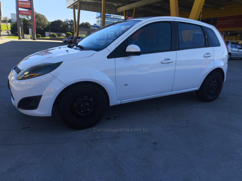 FIESTA 1.6 MPI HATCH 8V FLEX 4P MANUAL - 2014 - FARROUPILHA
