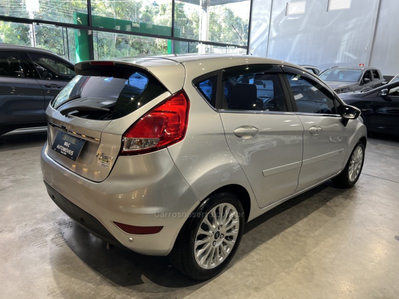FIESTA 1.6 TITANIUM HATCH 16V FLEX 4P AUTOMÁTICO - 2017 - CAXIAS DO SUL