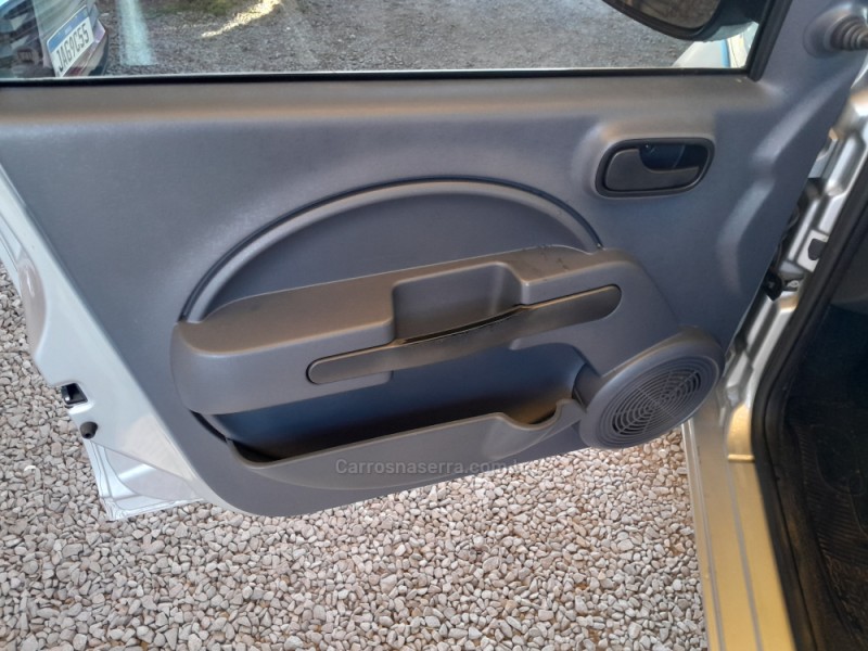 UNO 1.0 EVO WAY 8V FLEX 4P MANUAL - 2014 - VERANóPOLIS