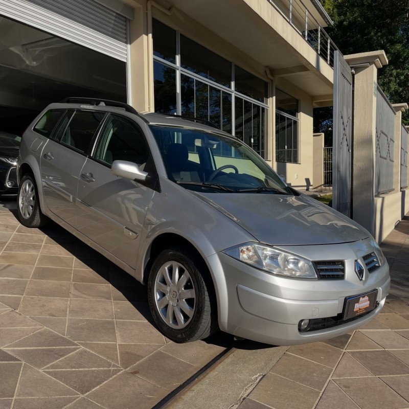 MÉGANE 1.6 DYNAMIQUE GRAND TOUR 16V FLEX 4P MANUAL - 2012 - NOVA PETRóPOLIS