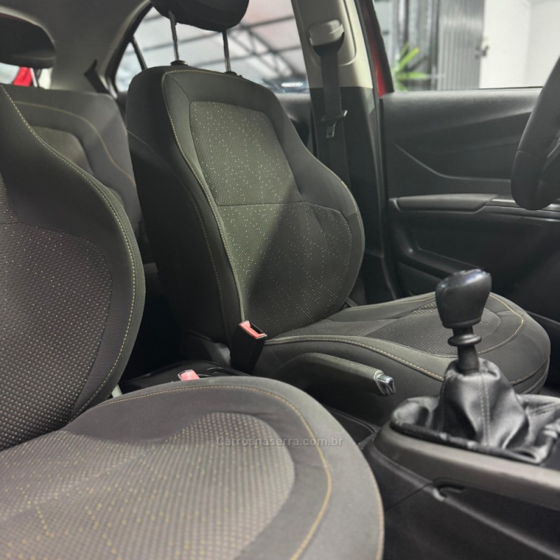 ONIX 1.4 MPFI LT 8V FLEX 4P MANUAL - 2013 - ESTâNCIA VELHA