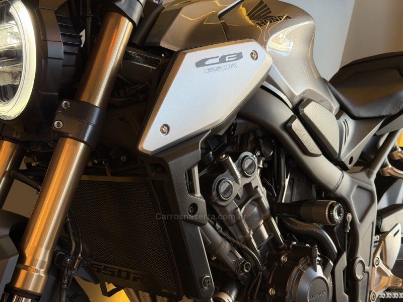 CB 650R E-CLUTCH - 2021 - CAXIAS DO SUL