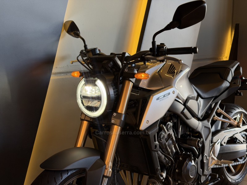 CB 650R E-CLUTCH - 2021 - CAXIAS DO SUL