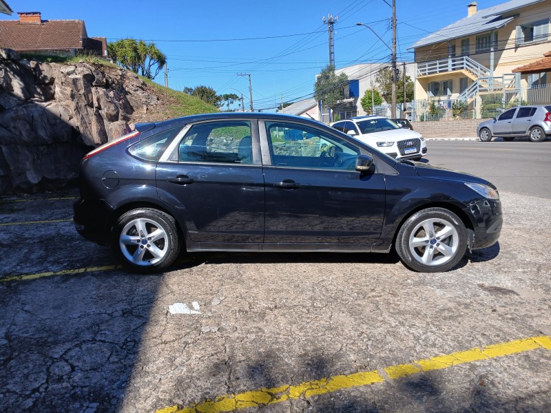 FOCUS 2.0 FC 16V GASOLINA 4P MANUAL - 2009 - FARROUPILHA