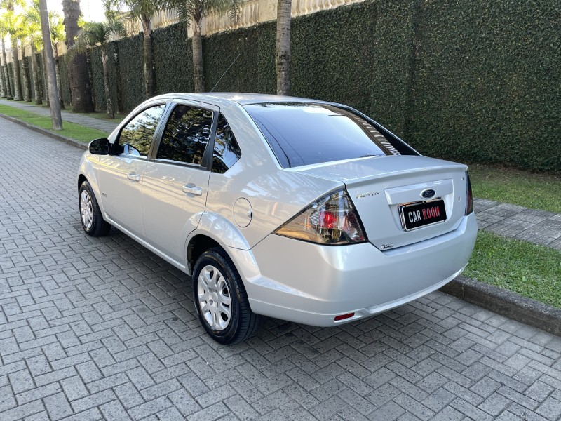 FIESTA 1.6 MPI CLASS SEDAN 8V FLEX 4P MANUAL - 2013 - CAXIAS DO SUL