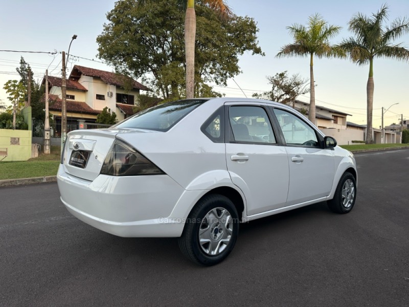 FIESTA 1.6 MPI CLASS SEDAN 8V FLEX 4P MANUAL - 2013 - SãO LEOPOLDO