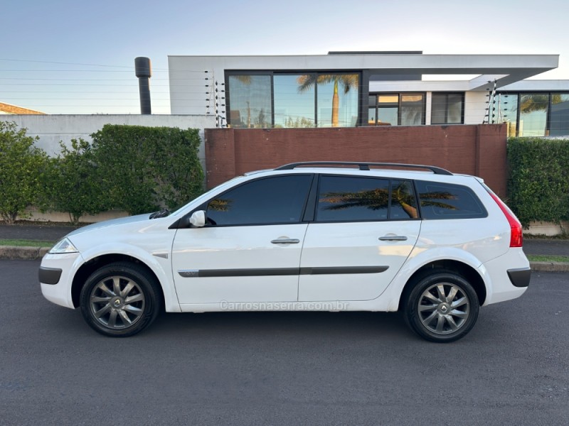 MÉGANE 1.6 DYNAMIQUE GRAND TOUR 16V FLEX 4P MANUAL - 2013 - SãO LEOPOLDO
