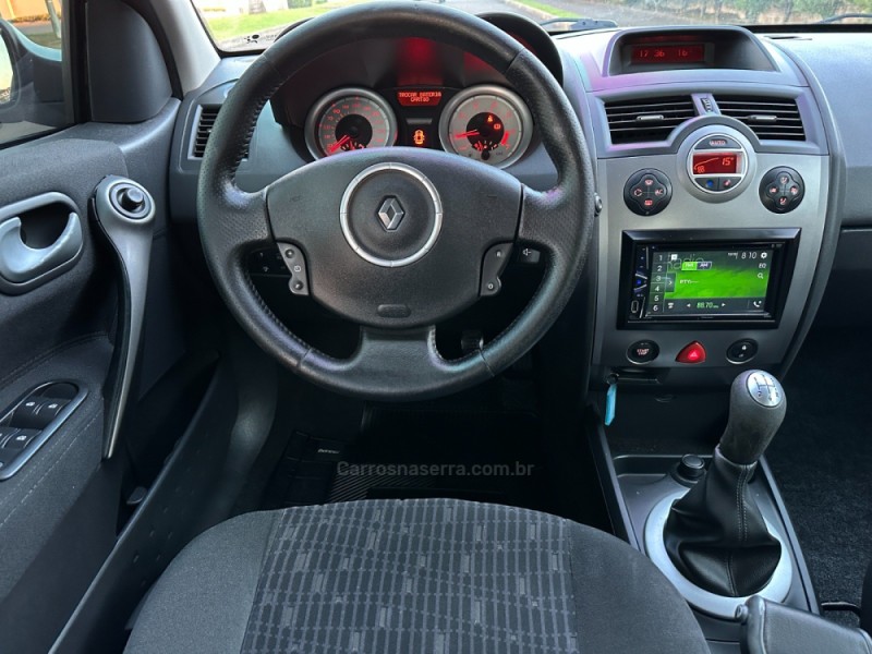 MÉGANE 1.6 DYNAMIQUE GRAND TOUR 16V FLEX 4P MANUAL - 2013 - SãO LEOPOLDO