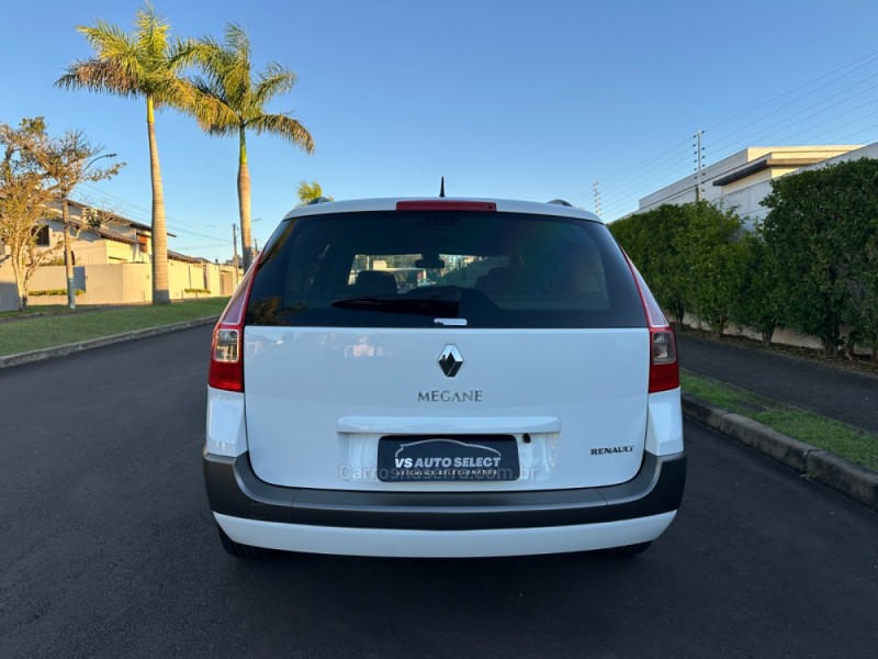 MÉGANE 1.6 DYNAMIQUE GRAND TOUR 16V FLEX 4P MANUAL - 2013 - SãO LEOPOLDO