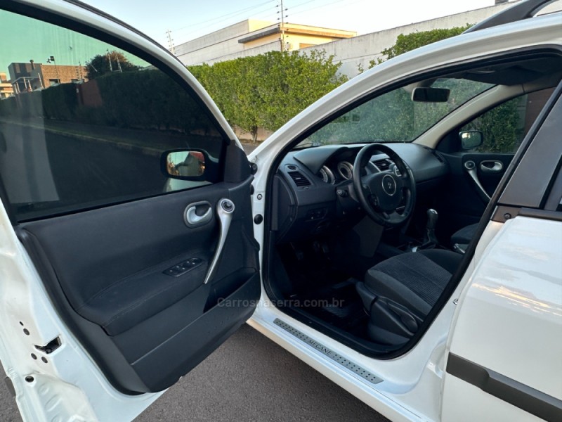 MÉGANE 1.6 DYNAMIQUE GRAND TOUR 16V FLEX 4P MANUAL - 2013 - SãO LEOPOLDO
