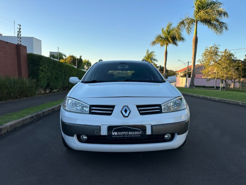 MÉGANE 1.6 DYNAMIQUE GRAND TOUR 16V FLEX 4P MANUAL - 2013 - SãO LEOPOLDO