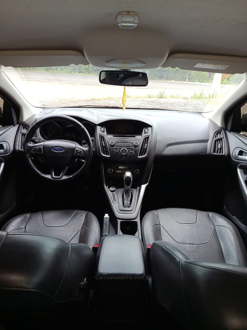 FOCUS 2.0 SE PLUS 16V FLEX 4P AUTOMÁTICO - 2016 - VALE REAL