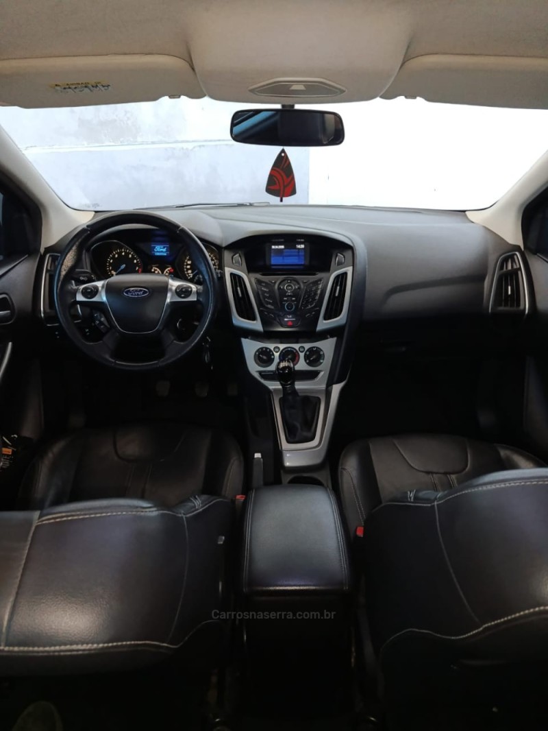 FOCUS 1.6 SE PLUS 16V FLEX 4P MANUAL - 2014 - VALE REAL