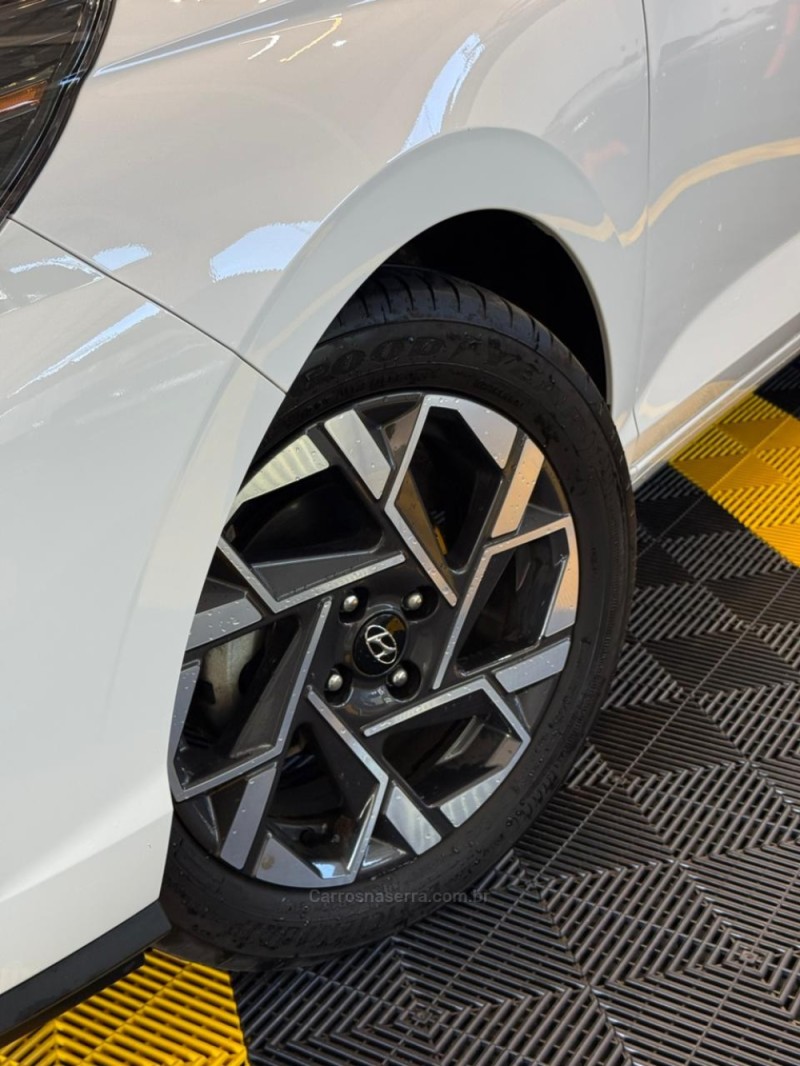 HB20 1.0 PLATINUM PLUS 12V TURBO FLEX 4P AUTOMÁTICO - 2025 - LAJEADO