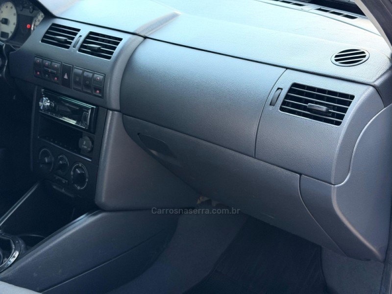 GOL 1.6 MI POWER 8V FLEX 4P MANUAL G.III - 2005 - LAGOA VERMELHA