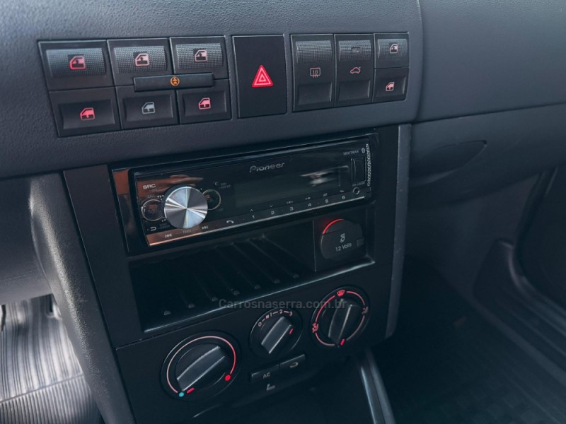 GOL 1.6 MI POWER 8V FLEX 4P MANUAL G.III - 2005 - LAGOA VERMELHA