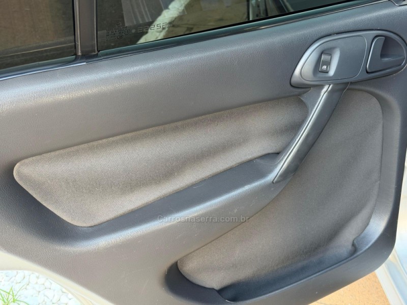 GOL 1.6 MI POWER 8V FLEX 4P MANUAL G.III - 2005 - LAGOA VERMELHA