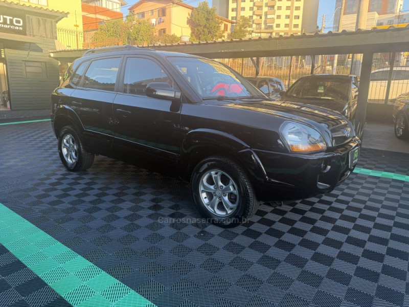tucson 2.0 mpfi gls base 16v 143cv 2wd gasolina 4p automatico 2013 caxias do sul