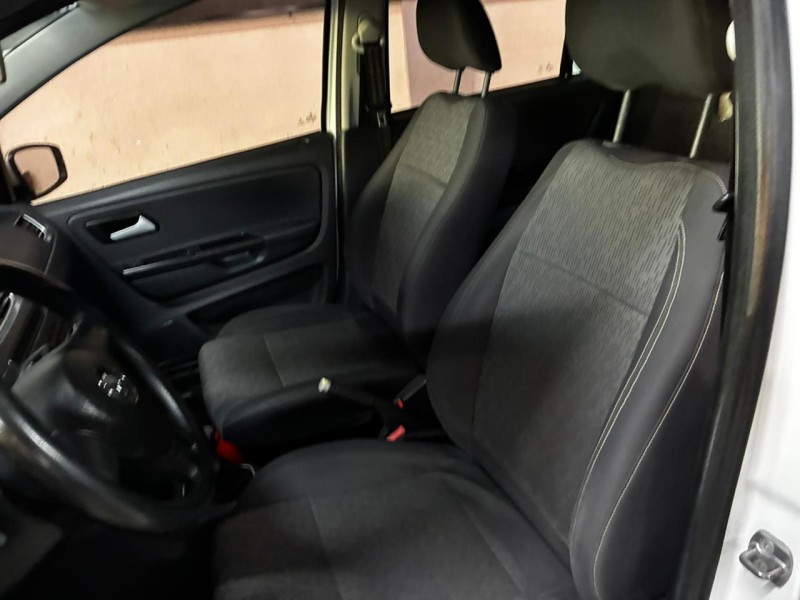 SPACEFOX 1.6 MI 8V FLEX 4P MANUAL - 2014 - BOM PRINCíPIO