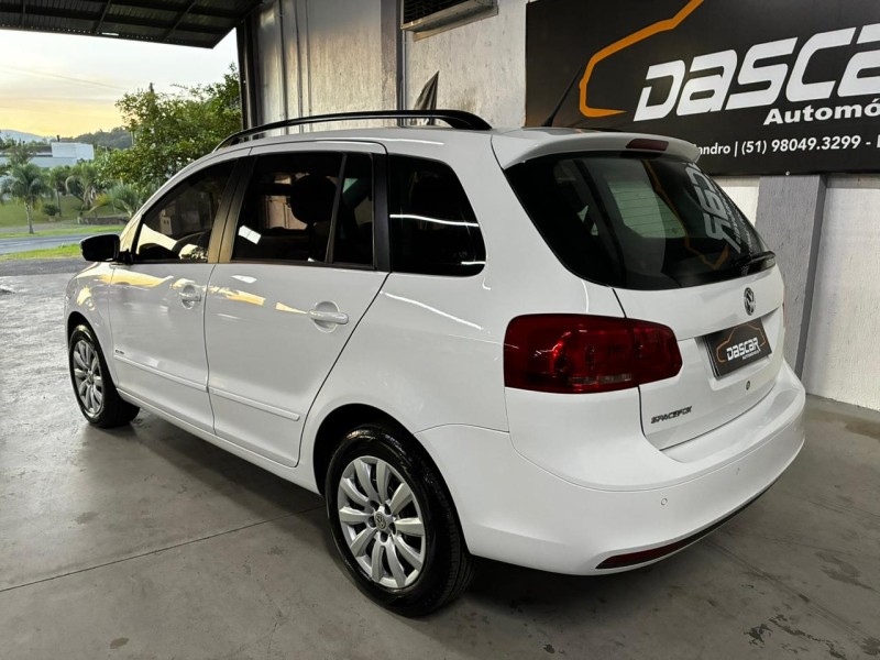 SPACEFOX 1.6 MI 8V FLEX 4P MANUAL - 2014 - BOM PRINCíPIO