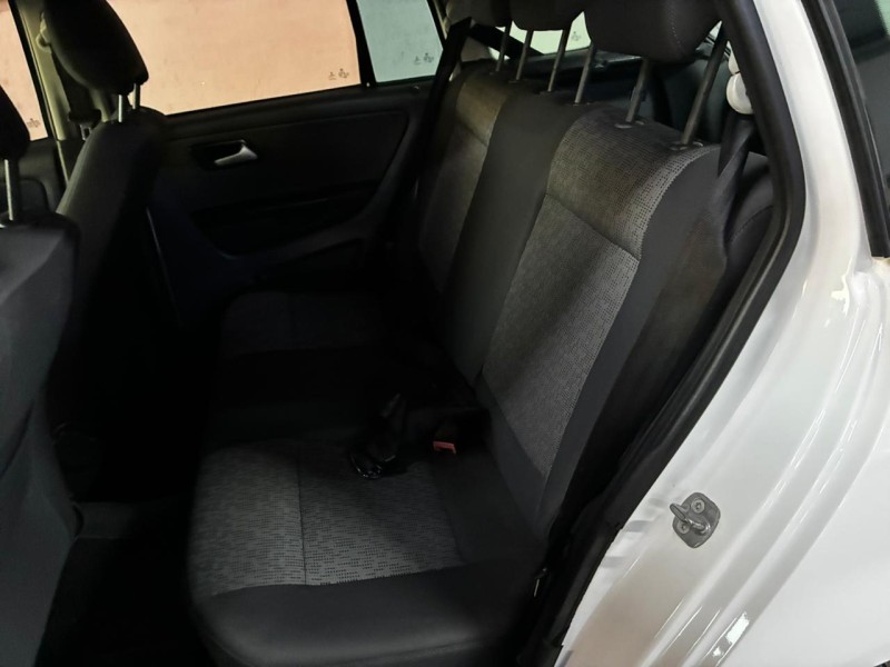 SPACEFOX 1.6 MI 8V FLEX 4P MANUAL - 2014 - BOM PRINCíPIO