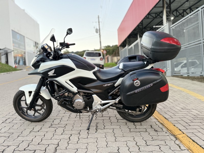 nc 700x abs 2013 feliz