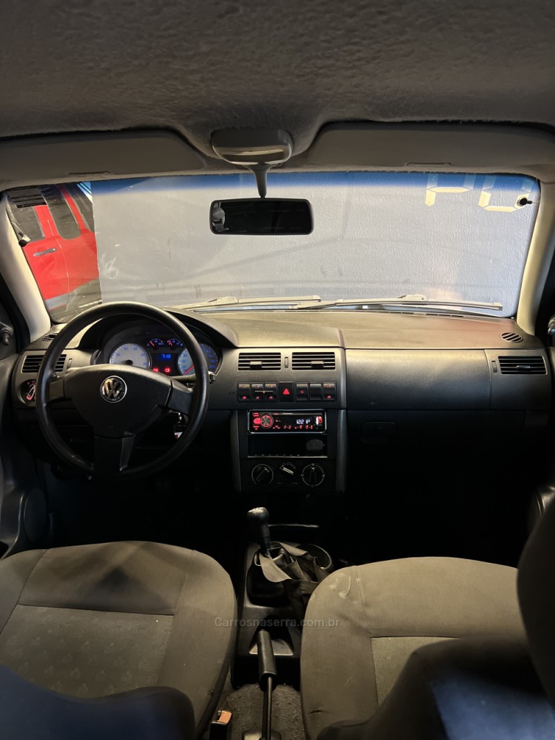GOL 1.6 MI 8V GASOLINA 4P MANUAL G.III - 2004 - CAXIAS DO SUL