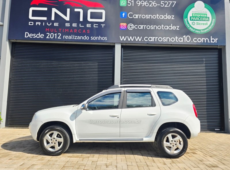 DUSTER 2.0 DYNAMIQUE 4X2 16V FLEX 4P MANUAL - 2015 - LAJEADO