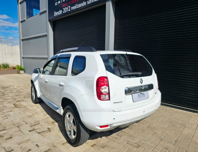 DUSTER 2.0 DYNAMIQUE 4X2 16V FLEX 4P MANUAL - 2015 - LAJEADO