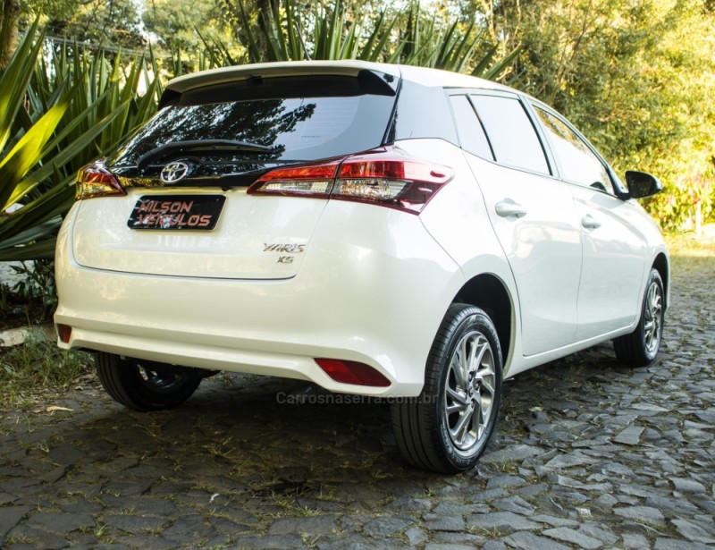 YARIS 1.5 XS CONNECT 16V FLEX 4P AUTOMÁTICO - 2023 - NOVO HAMBURGO