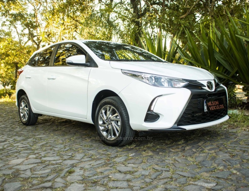 YARIS 1.5 XS CONNECT 16V FLEX 4P AUTOMÁTICO - 2023 - NOVO HAMBURGO