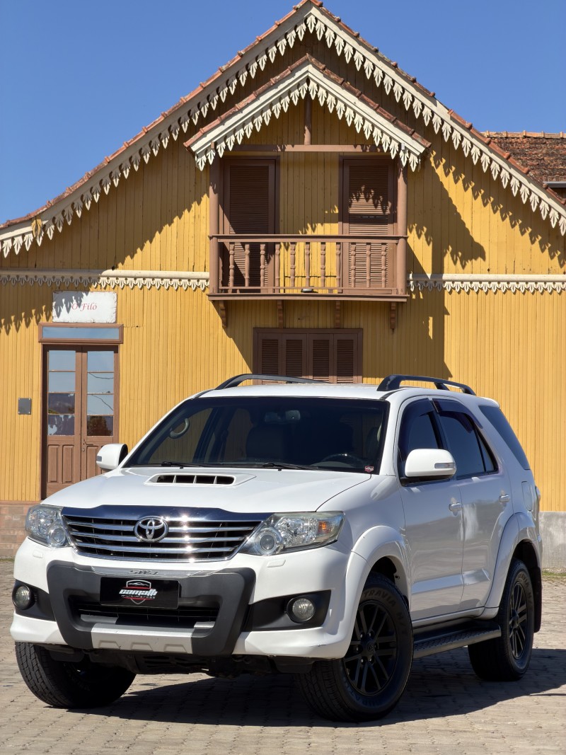 hilux sw4 3.0 srv 4x4 16v turbo intercooler diesel 4p automatico 2013 antonio prado