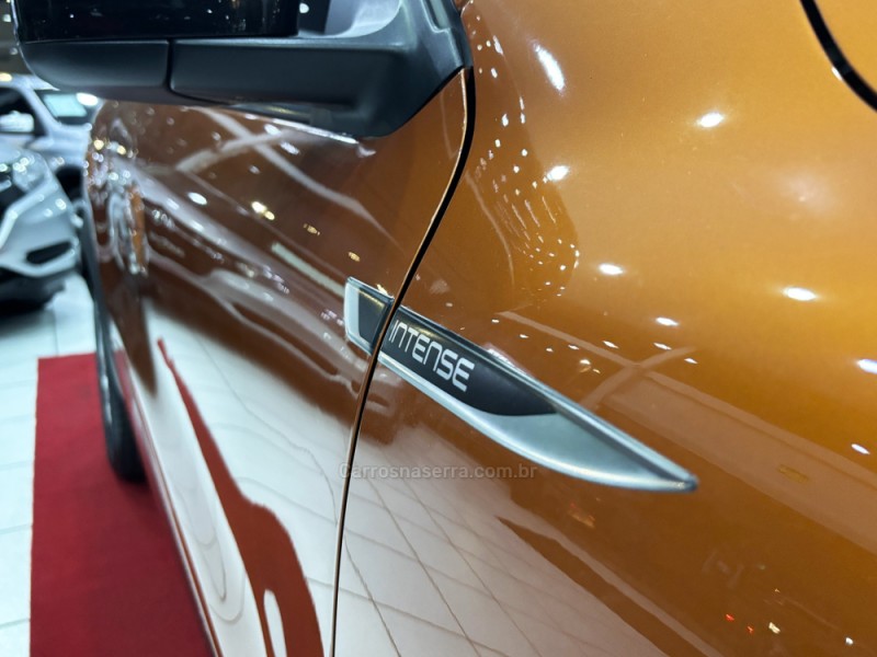 KWID 1.0 12V SCE FLEX INTENSE MANUAL - 2019 - PORTO ALEGRE